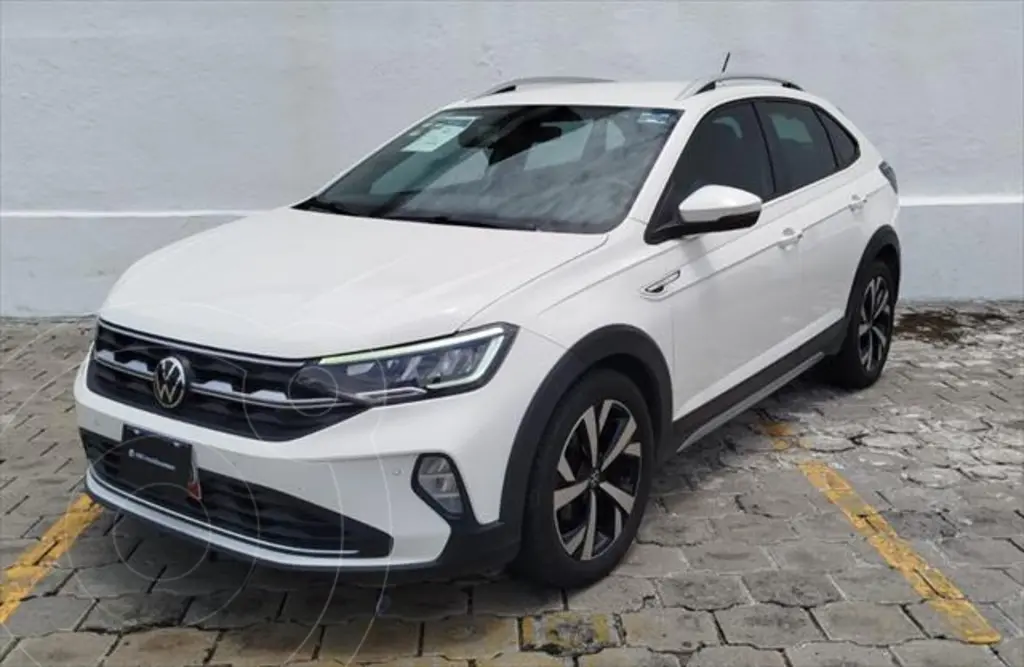 foto Volkswagen Nivus Highline usado (2022) color Blanco precio $305,000