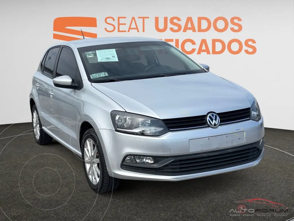 foto Volkswagen Polo Hatchback Design & Sound usado (2020) color Plata precio $240,000