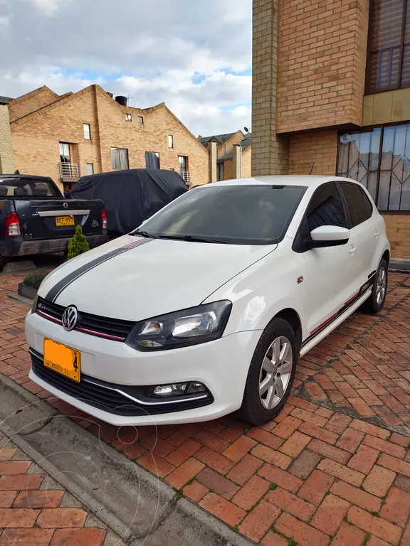 Volkswagen Polo Comfortline usado (2015) color Blanco precio 43.900.000
