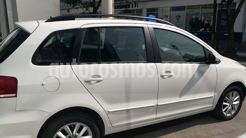 foto Volkswagen Suran 1.6 Highline usado (2015) color Blanco Cristal precio $509.000
