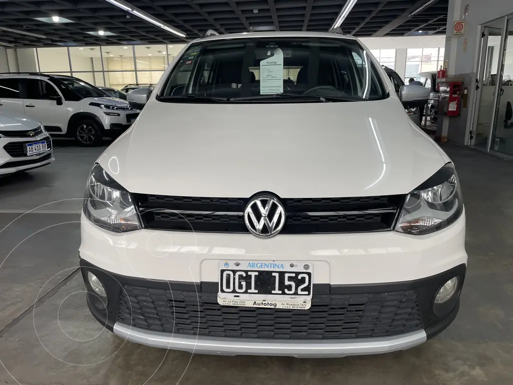 foto Volkswagen Suran Cross 1.6 Highline usado (2014) color Blanco precio $3.850.000