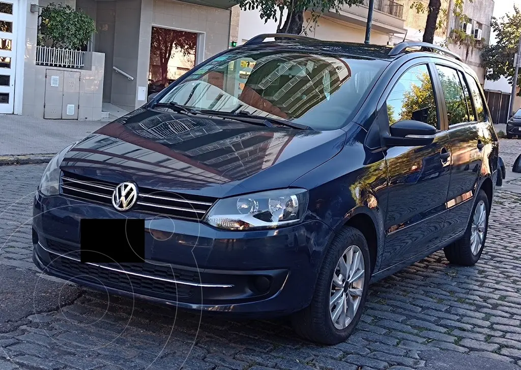 foto Volkswagen Suran 1.6 Highline usado (2014) color Azul precio $12.500.000