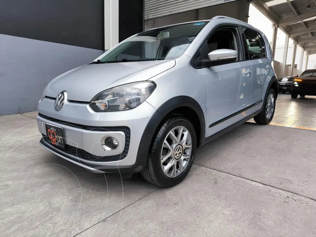 foto Volkswagen T-Cross Trendline Ed. Lanzamiento usado (2016) color plateado precio $180,000