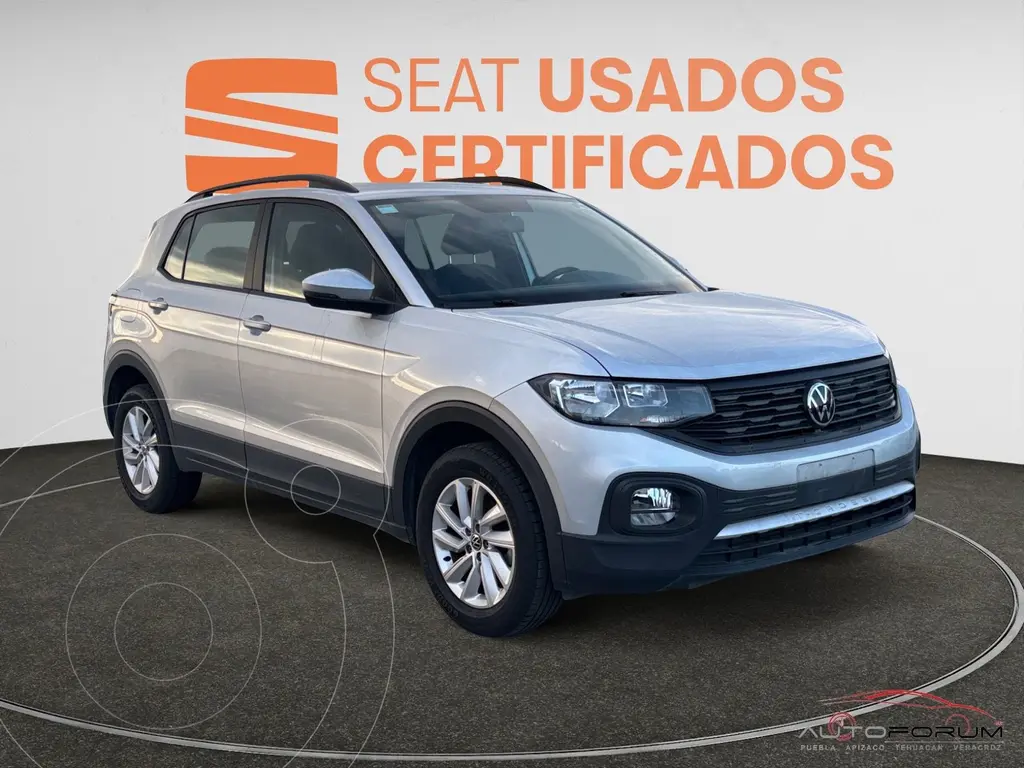 foto Volkswagen T-Cross Trendline usado (2023) color Plata precio $353,000