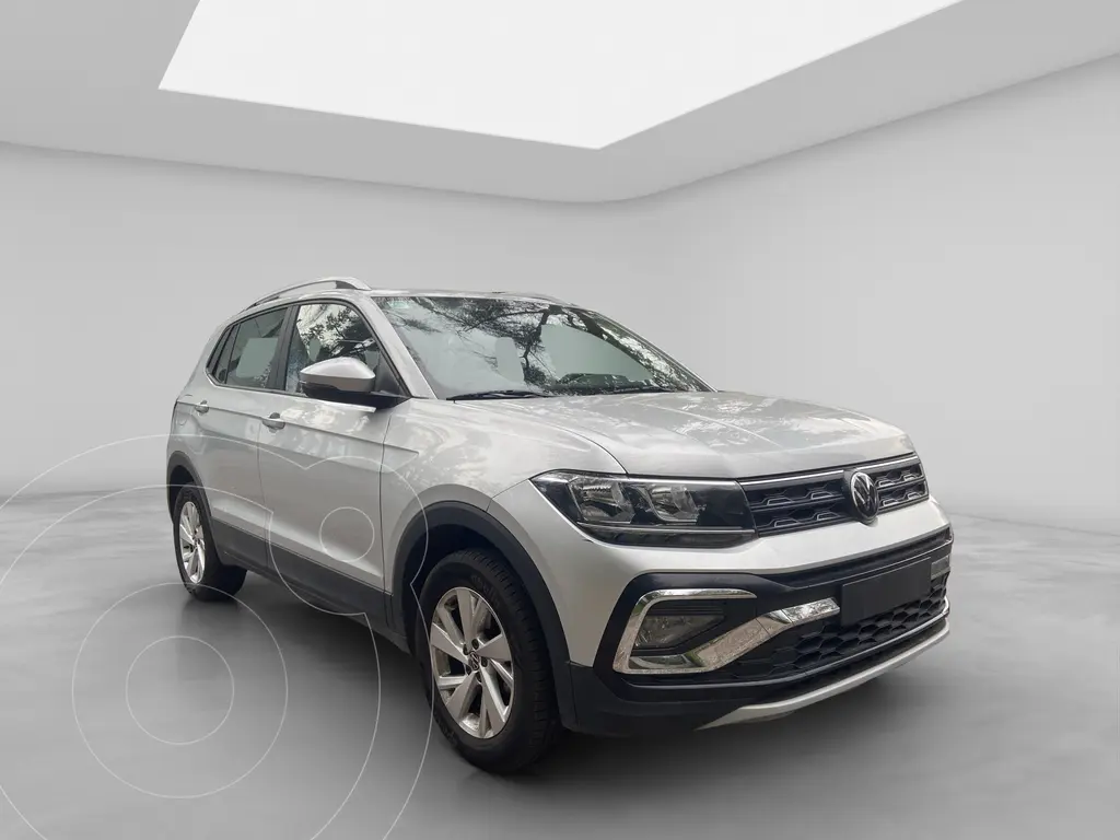 foto Volkswagen Taigun Trendline usado (2025) color plateado precio $364,900