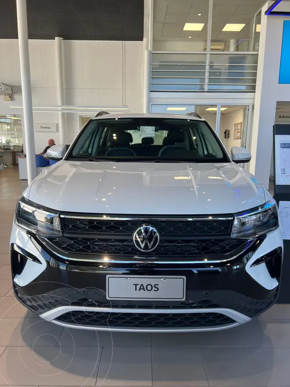 foto Volkswagen Taos Comfortline Aut nuevo color Plata precio $44.777.500