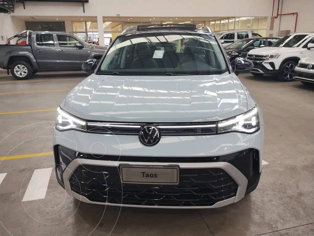 foto Volkswagen Taos Highline Aut Bitono nuevo color Azul Atlántico precio $64.000.000