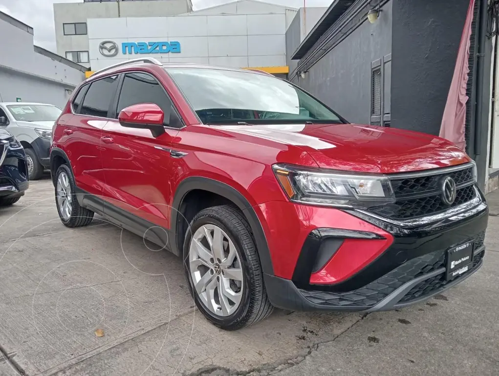 foto Volkswagen Taos Comfortline Plus usado (2024) color Rojo precio $465,000
