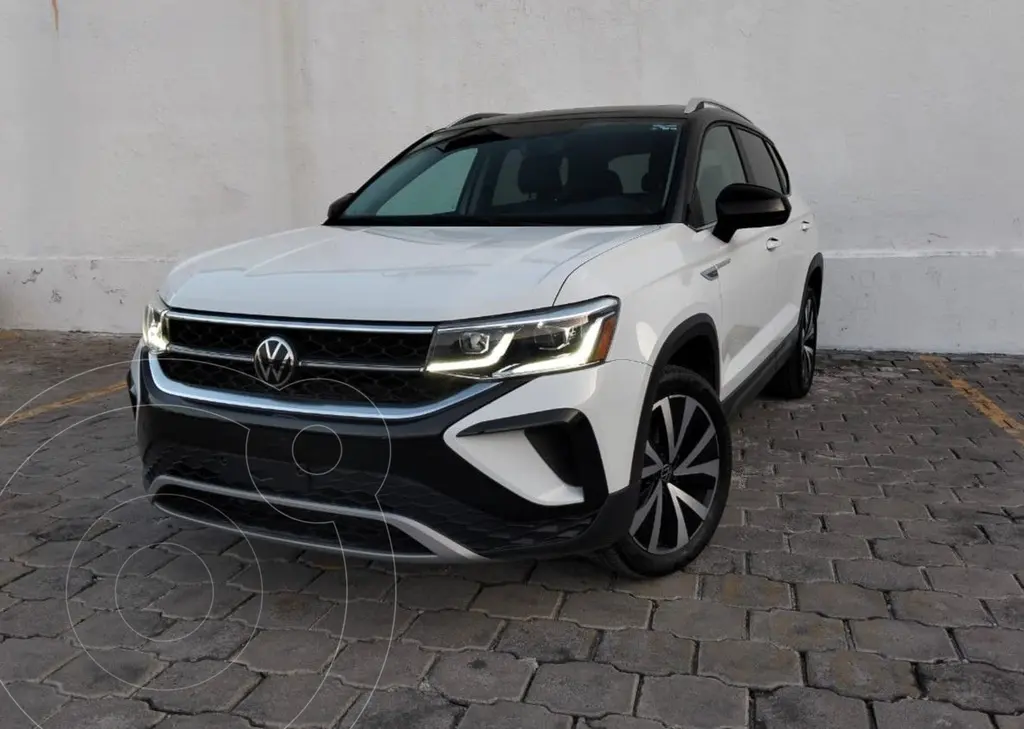 foto Volkswagen Taos Highline usado (2024) color Blanco precio $535,000