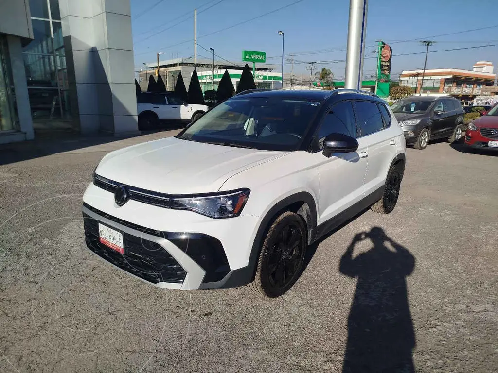 foto Volkswagen Taos Comfortline usado (2025) color Blanco precio $455,000