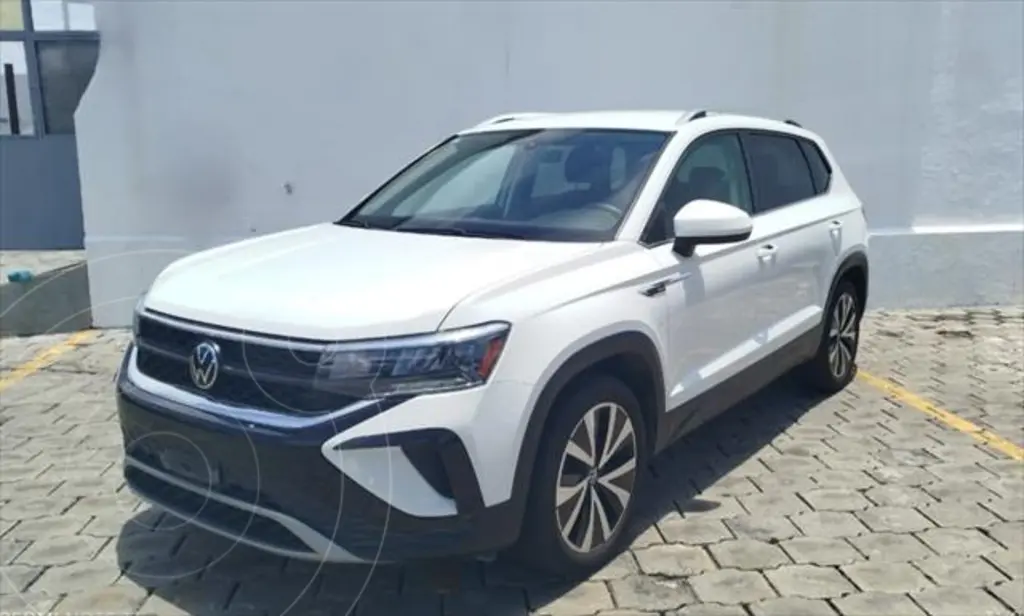 foto Volkswagen Taos Comfortline usado (2023) color Blanco precio $438,900