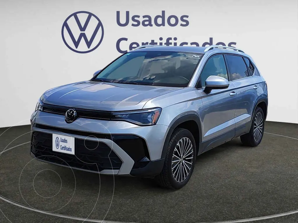 foto Volkswagen Taos Comfortline usado (2025) color Plata precio $475,900