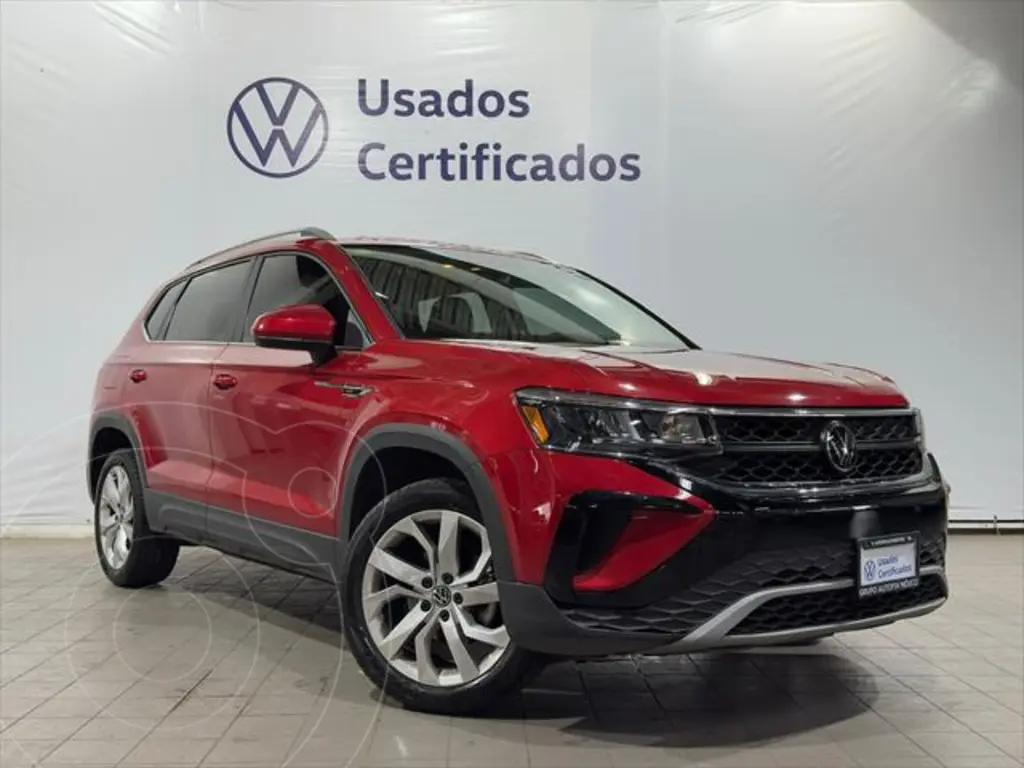 foto Volkswagen Taos Comfortline Plus usado (2024) color Rojo precio $484,000