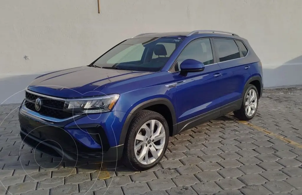 foto Volkswagen Taos Comfortline Plus usado (2024) color Azul precio $510,900