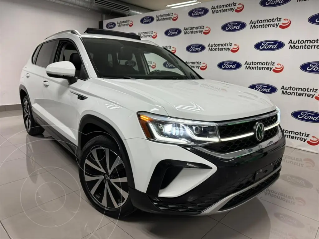 foto Volkswagen Taos Highline usado (2021) color Blanco precio $399,000