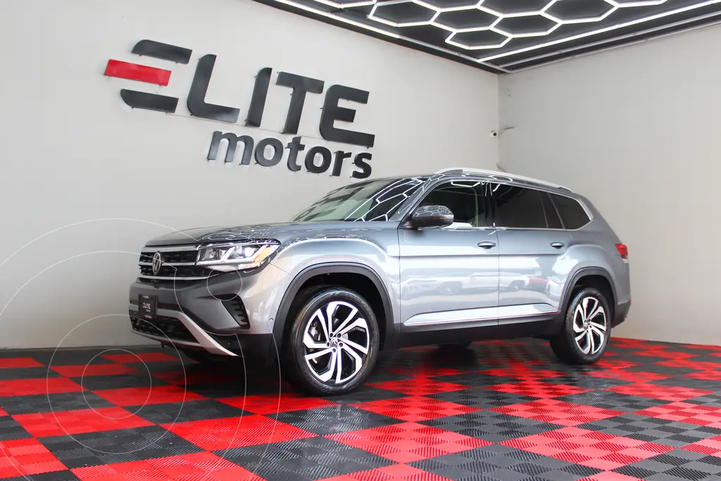foto Volkswagen Teramont Highline usado (2022) color Gris Platino precio $814,900