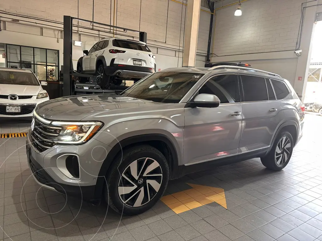 foto Volkswagen Teramont Peak Edition usado (2024) color plateado precio $915,000