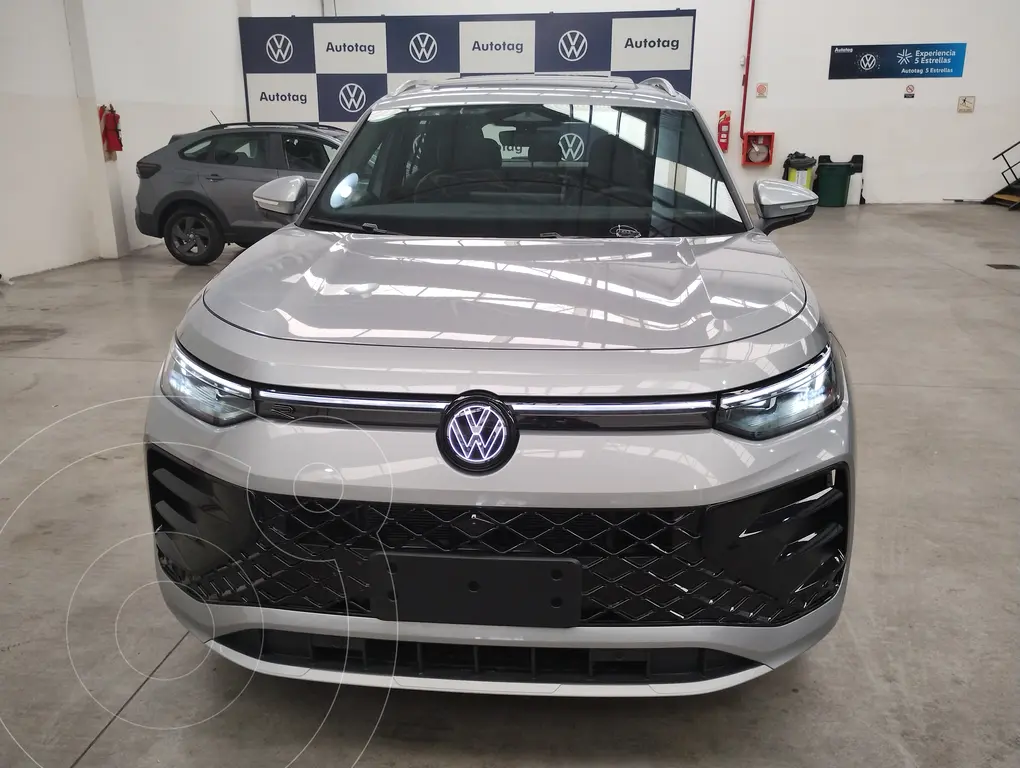 foto Volkswagen Tiguan R-Line nuevo color Gris Platino precio $84.000.000