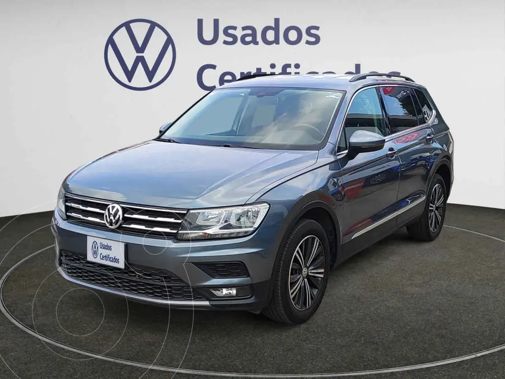 foto Volkswagen Tiguan Comfortline 7 Asientos Tela usado (2019) color Plata precio $385,900