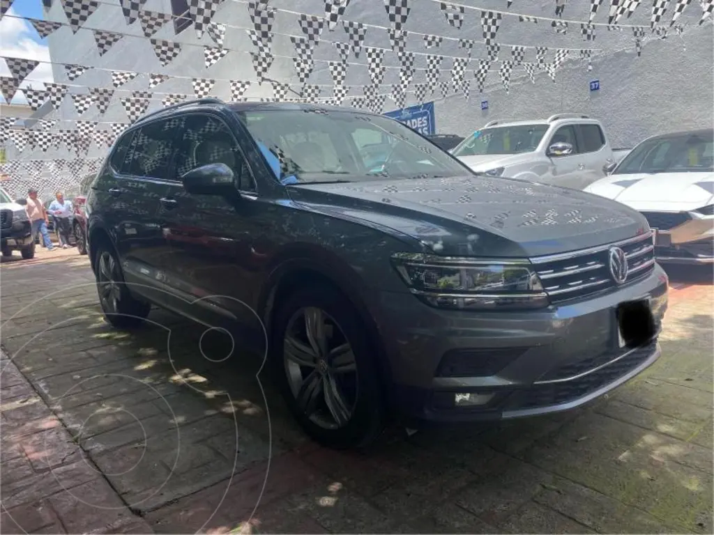 foto Volkswagen Tiguan Highline usado (2019) color Gris Platino precio $410,000