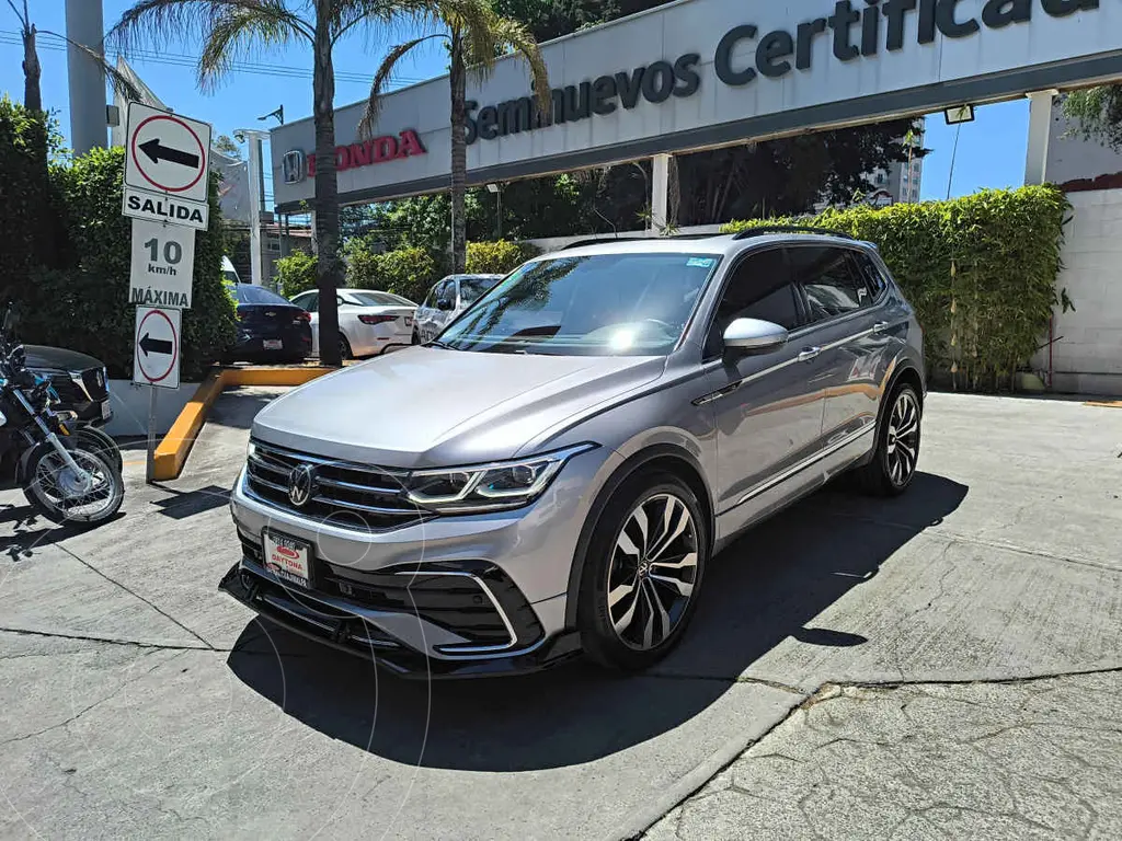 foto Volkswagen Tiguan 1.4L R-Line usado (2022) color Plata precio $476,000