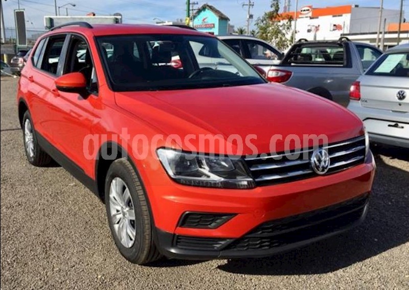 foto Volkswagen Tiguan Trendline Plus usado (2018) color Naranja precio $330,000