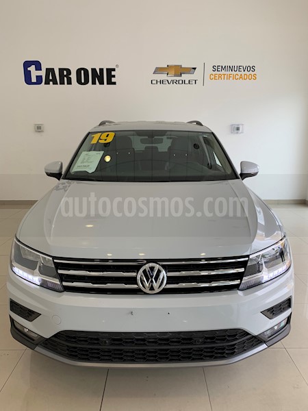foto Volkswagen Tiguan Comfortline usado (2019) color Plata precio $365,000