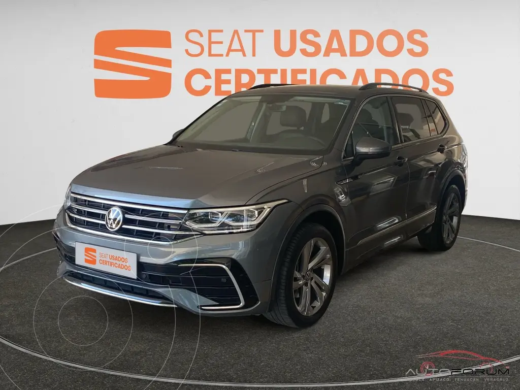 foto Volkswagen Tiguan 1.4L R-Line usado (2022) color Gris precio $556,000