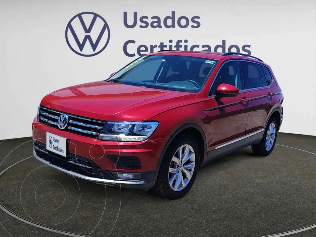 foto Volkswagen Tiguan Comfortline 5 Asientos Piel usado (2021) color Rojo precio $405,900