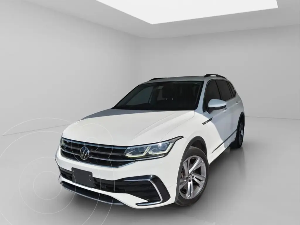 foto Volkswagen Tiguan 1.4L R-Line usado (2022) color Blanco precio $488,000