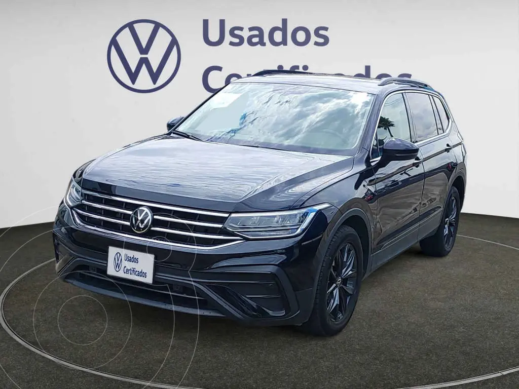 foto Volkswagen Tiguan Comfortline 7 Asientos usado (2024) color Negro precio $570,900