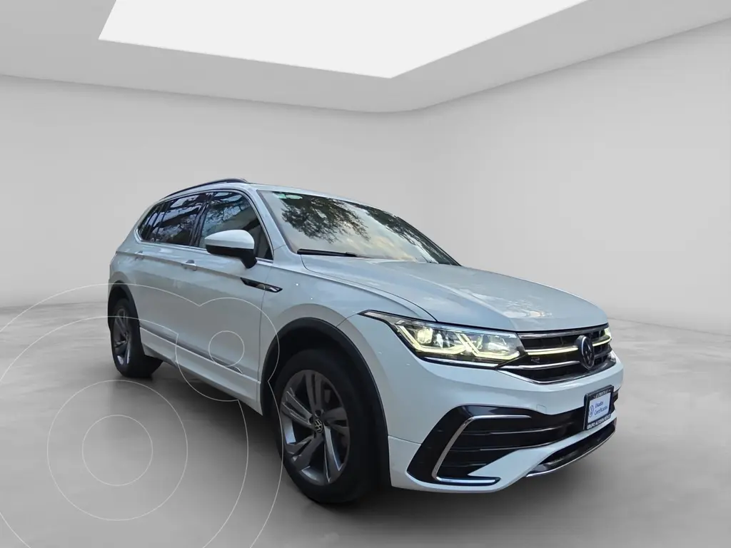 foto Volkswagen Tiguan 1.4L R-Line usado (2024) color Blanco precio $629,000