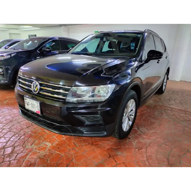 foto Volkswagen Tiguan Trendline Plus usado (2018) color Negro precio $258,000