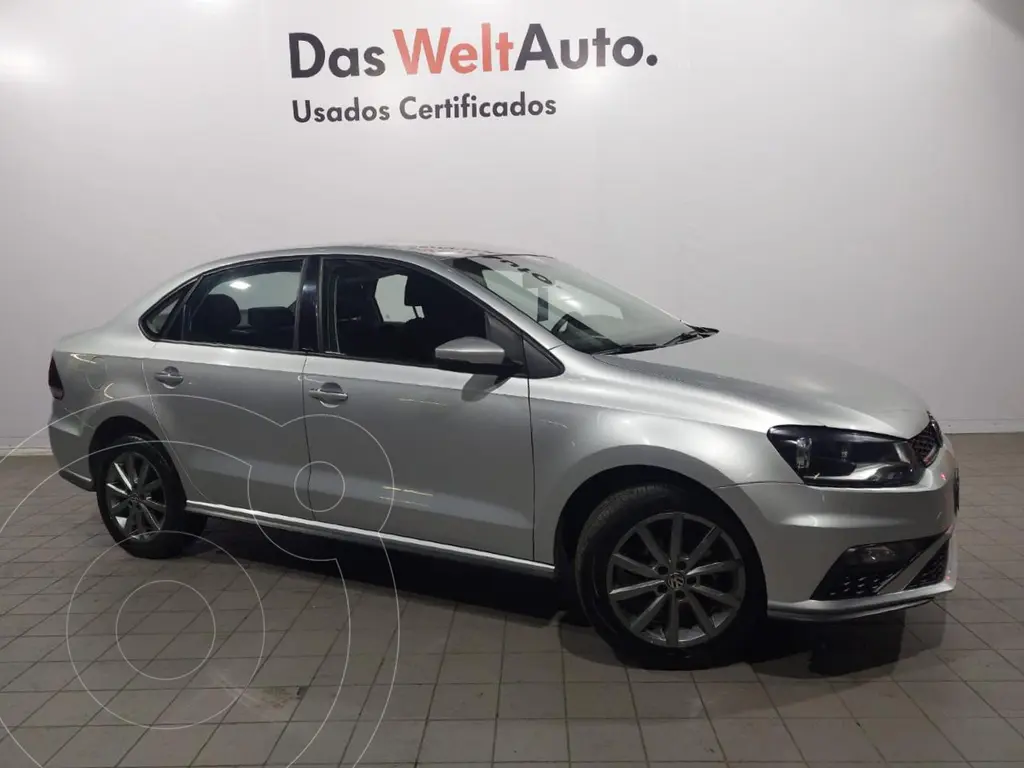 foto Volkswagen Vento Comfortline Plus usado (2021) color Plata precio $294,000