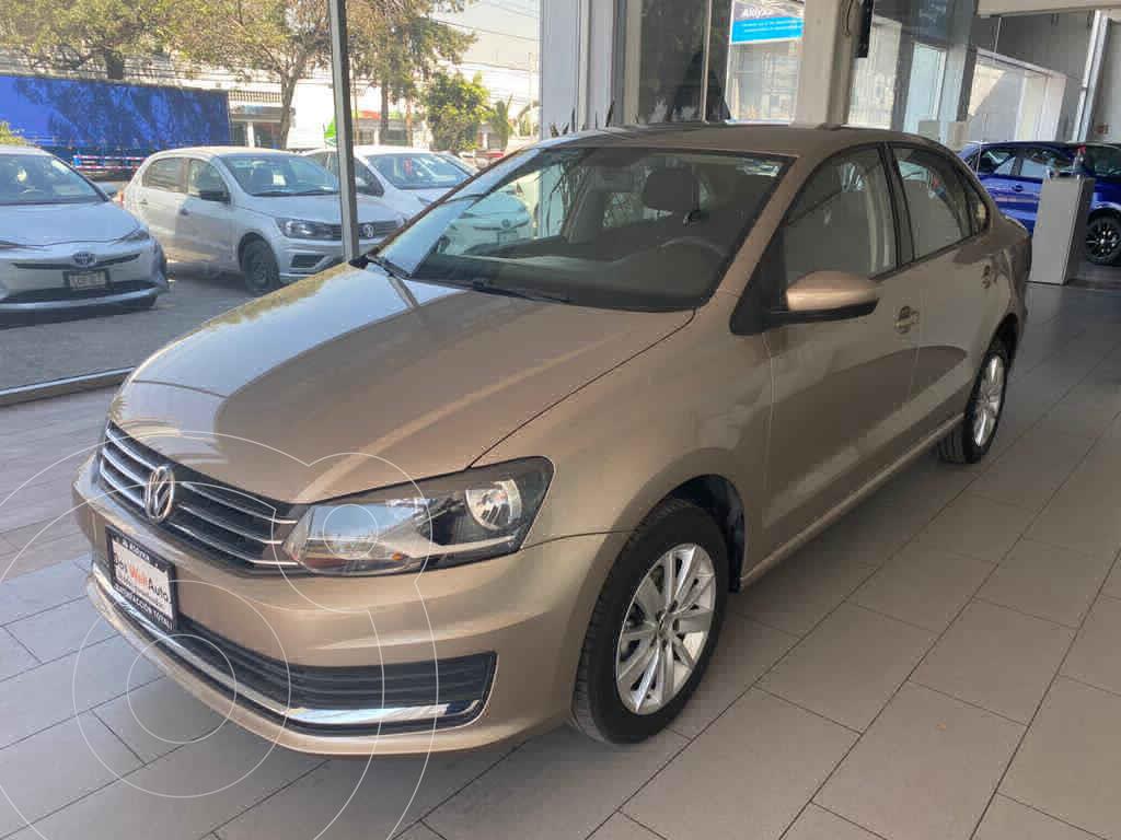 foto Volkswagen Vento Comfortline Aut usado (2020) color Beige precio $240,000