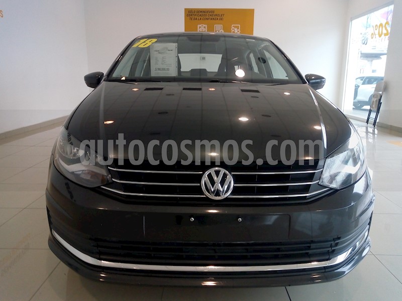 foto Volkswagen Vento Comfortline Aut usado (2018) color Gris precio $180,000