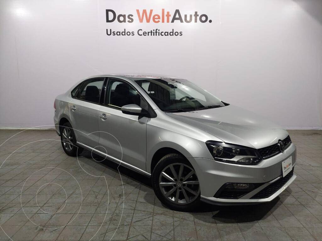 foto Volkswagen Vento Comfortline Plus usado (2021) color Plata precio $299,000