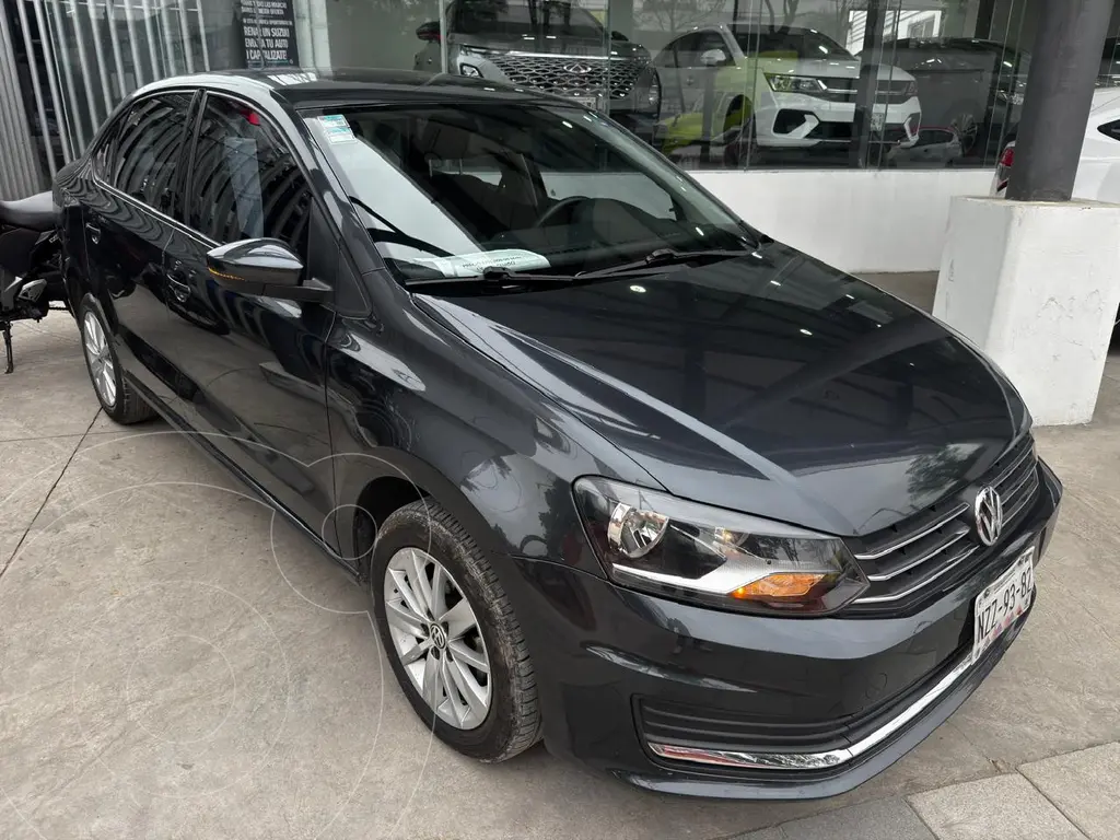 foto Volkswagen Vento Comfortline Aut usado (2019) color Gris precio $190,000