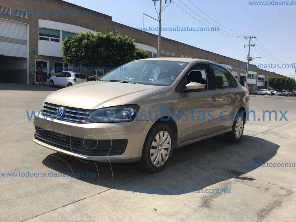 foto Volkswagen Vento Startline Aut usado (2019) color Dorado precio $130,000