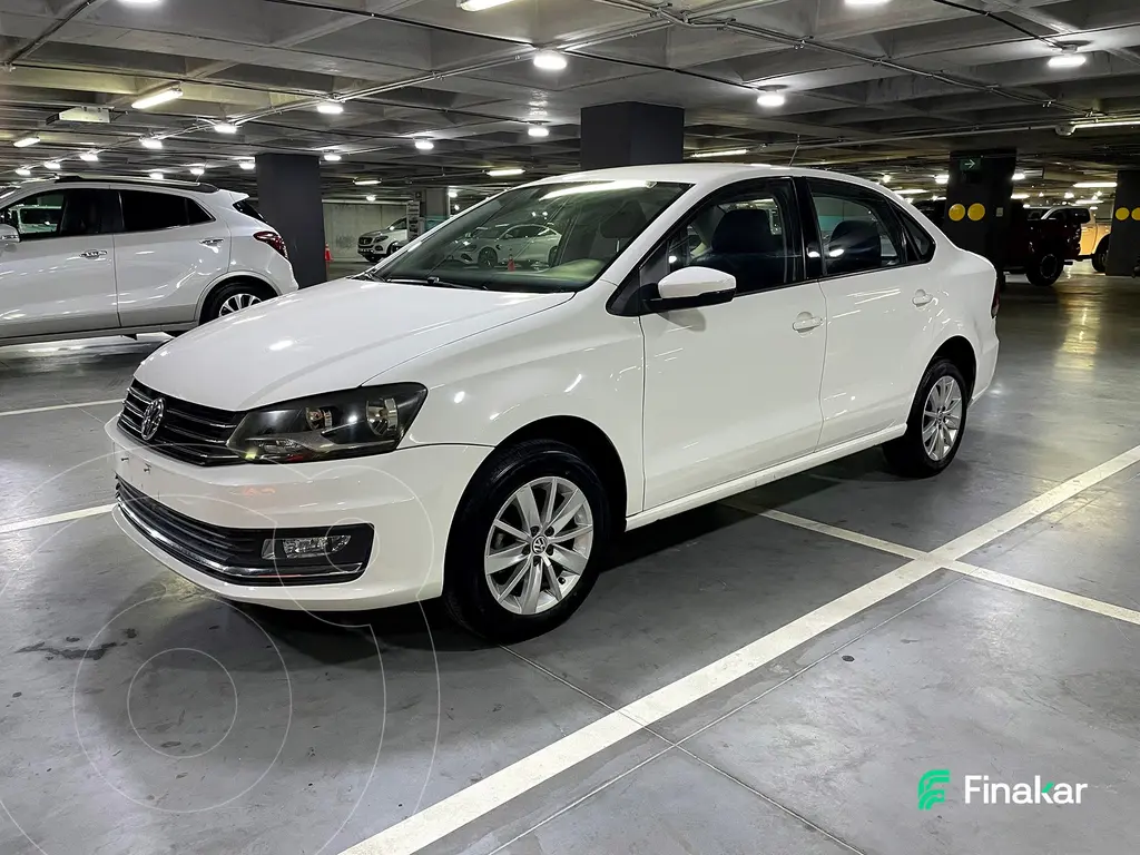 foto Volkswagen Vento Comfortline usado (2018) color Blanco precio $174,000