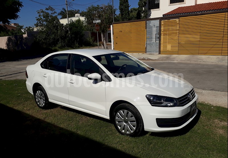 foto Volkswagen Vento Startline Aut usado