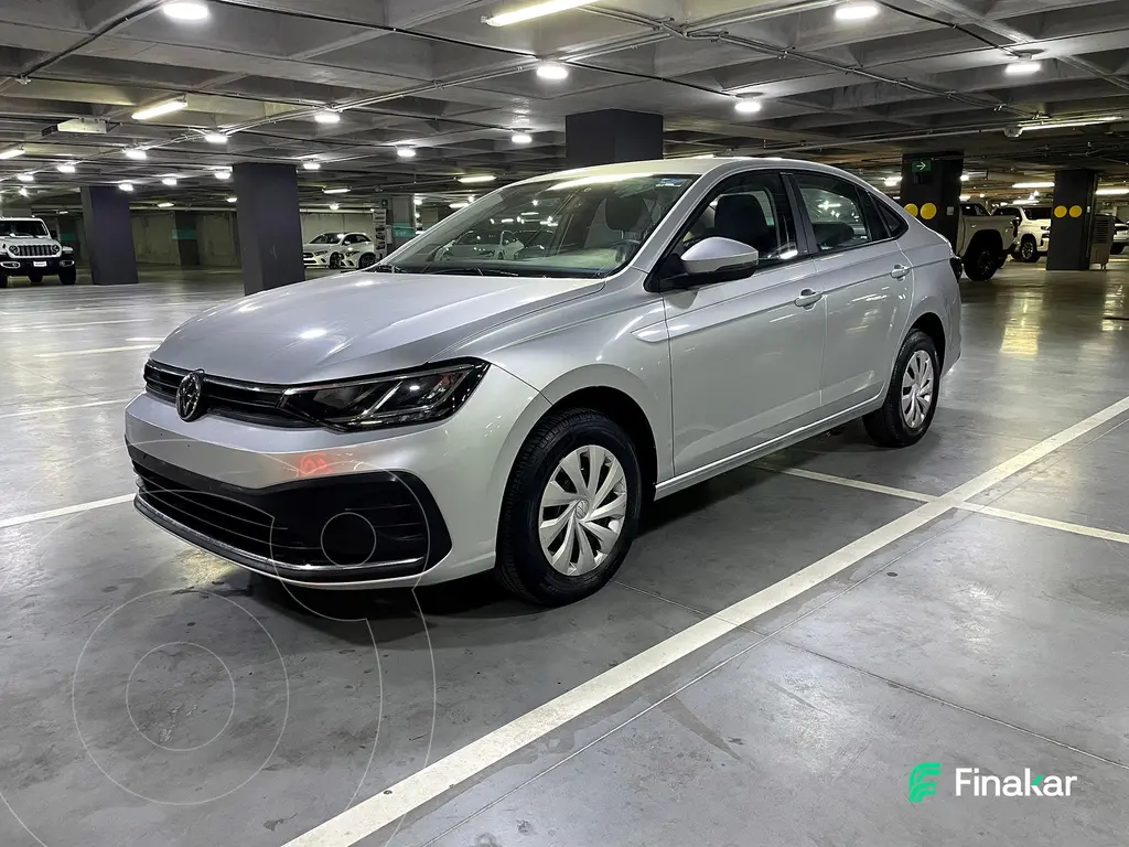 foto Volkswagen Virtus Trendline usado (2023) color plateado precio $294,000