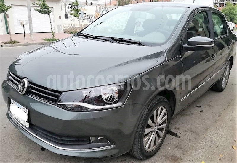 foto Volkswagen Voyage 1.6 Highline usado