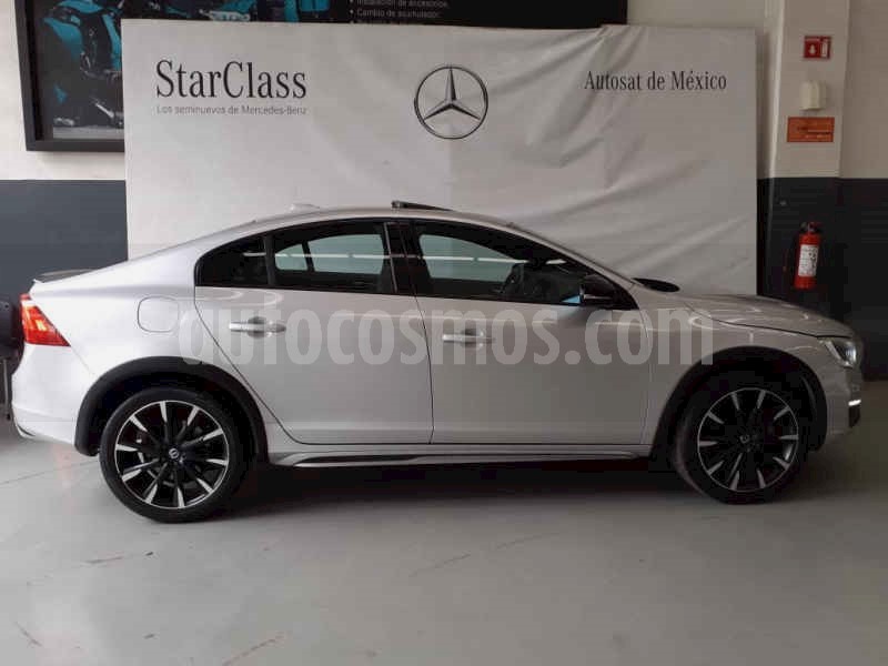 foto Volvo S60 Cross Country T5 AWD usado