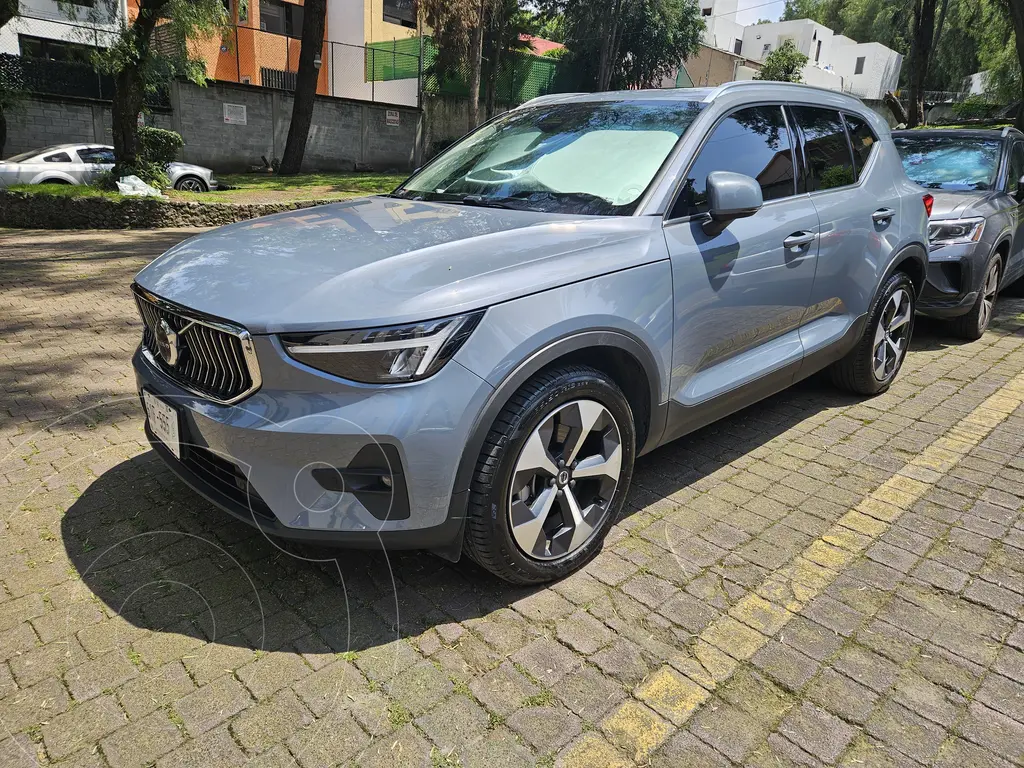 Volvo xc40 t4 momentum (2023)