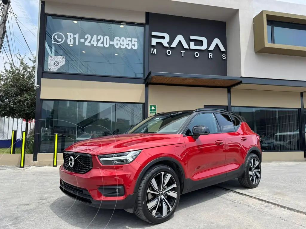 foto Volvo XC40 T4 Momentum usado (2022) color Rojo precio $560,800
