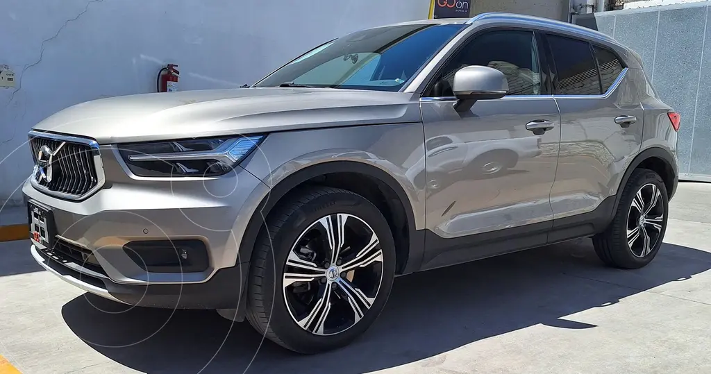 foto Volvo XC40 T4 Inscription usado (2022) color Gris precio $535,000