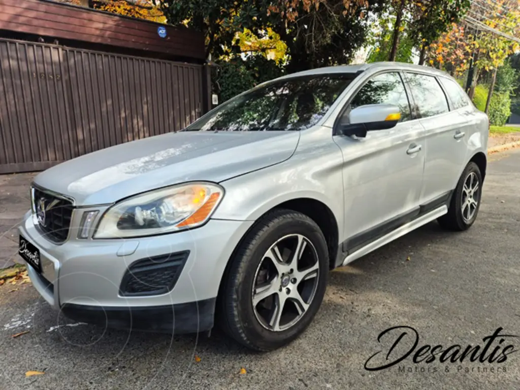 foto Volvo XC60 2.0L T6 Inscription AWD usado (2011) color Plata precio $7.980.000