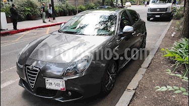 Alfa Romeo Giulietta Quadrifoglio Verde Piel usado (2014) color Gris Oscuro precio $265,000