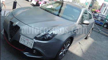 Foto venta Auto usado Alfa Romeo Giulietta Veloce TCT (2017) color Gris Magnesio precio $430,000